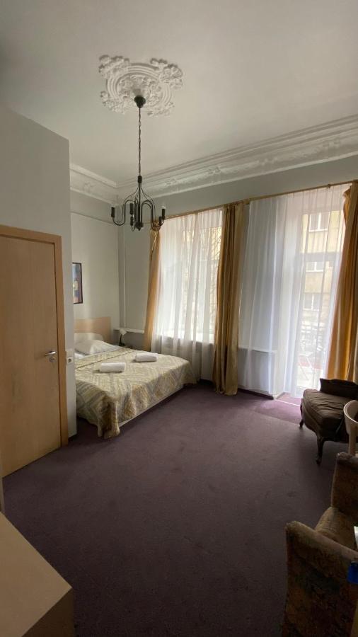 Apartment Centre House