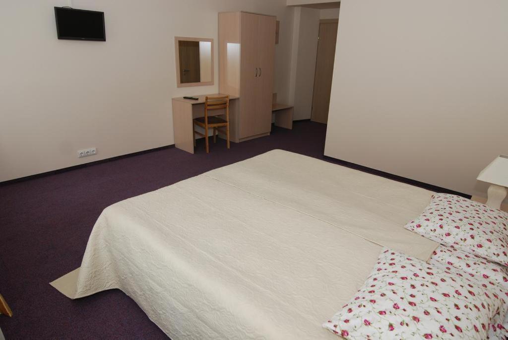 Centre House *